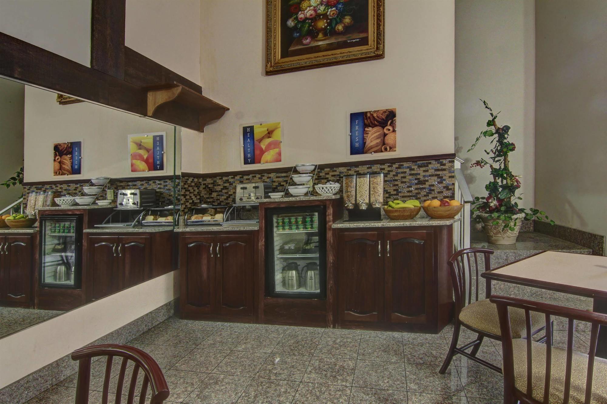 Best Western Riverside Inn Мейкон Экстерьер фото