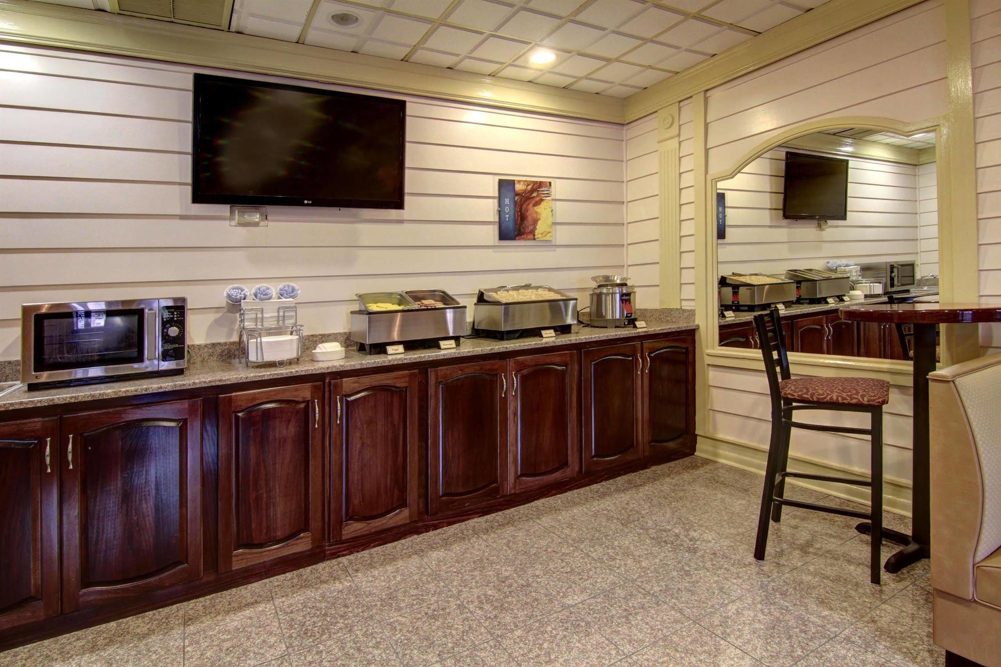Best Western Riverside Inn Мейкон Экстерьер фото